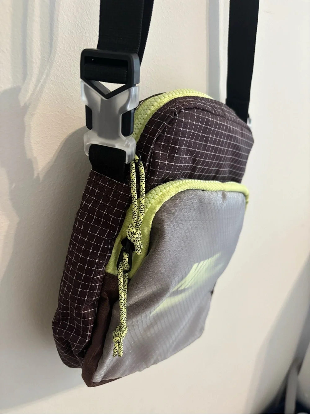 Nike HERITAGE 2.0 Unisex Crossbody Bag Dark Brown & Lime Summer